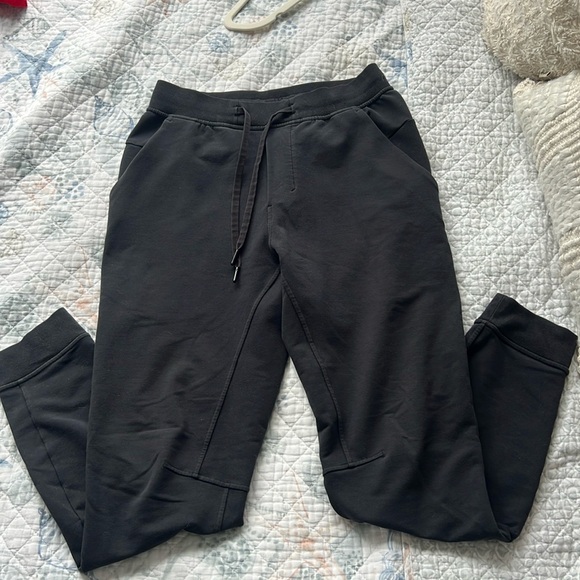 LULULEMON joggers!! In great condition and the perfect staple in every closet! - Picture 1 of 3